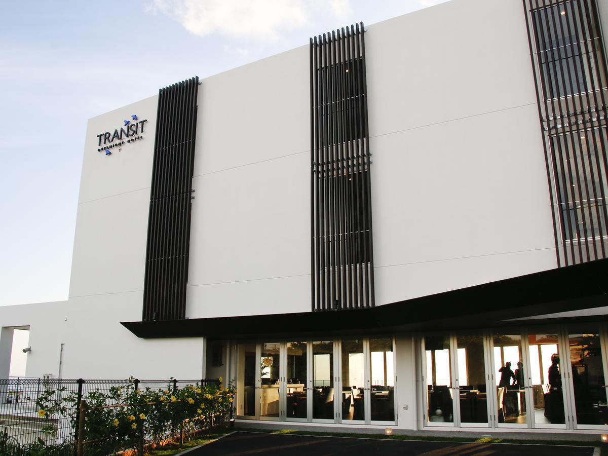 Transit Overnight Hotel Yomitan Exterior foto